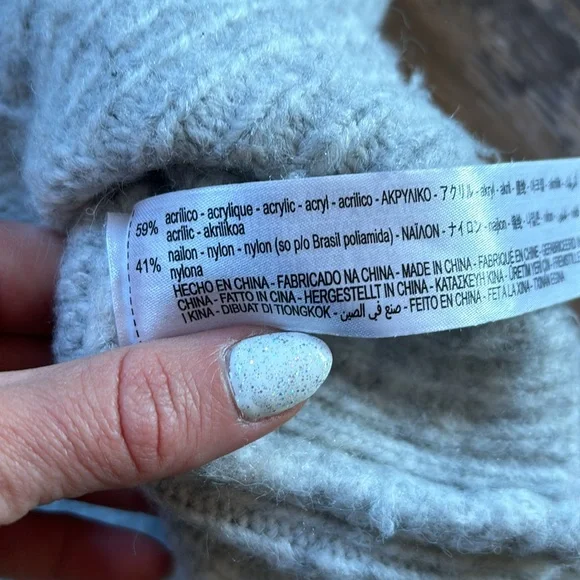 Zara Gray Fuzzy Sweater - Picture 3 of 3